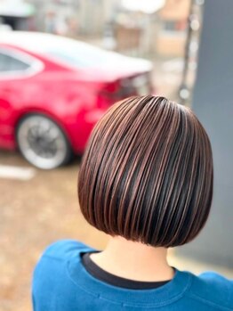 クラッチの写真/髪質や骨格を見極め一人一人にフィットするショートやボブをご提案！どこから見ても美しいシルエットに♪