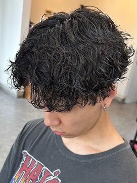 フゥ 宇都宮(FeU) メンズパーマシャドウパーマセンターパートメンズマッシュウルフ