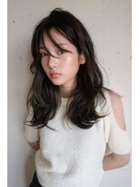 スノッブ(SNOB)&nbsp;レイヤーカット　暗髪カラー　抜け感ヘア