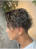 MEN’S HAIR/ブルーブラック/フェザーパーマ/ハイライト