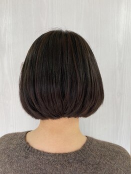 オーガニック×最新ケアでうるツヤ髪へ。エイジング毛にも寄り添う厳選トリートメントが自慢のサロン。