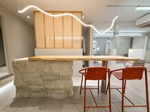 エンノア 池袋(ENNOA)の雰囲気（カフェのようなカウンターでゆっくり過ごせます◎）