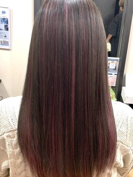 レイルヘア(REIR-HAIR)の写真/厳選されたトリートメントを使用、髪の芯から潤うトリートメントで、なめらかな美髪に！