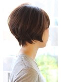 ノームコア・トップノット大人女性ボブ