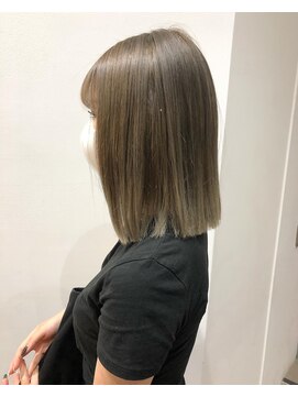 ネイヴィル(navile) ミントグレージュ