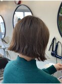 切りっぱなしボブベージュ