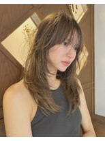 ブリンク(blink)&nbsp;レイヤーカットオリーブベージュ前髪ありシアーカラー