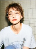 メガネ/マッシュショート/眉上バング/ショートボブ/ベージュ