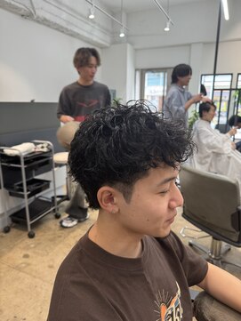 アロー 船橋店(AROH) MEN’S HAIR/サーフカール/刈り上げセンターパート/船橋