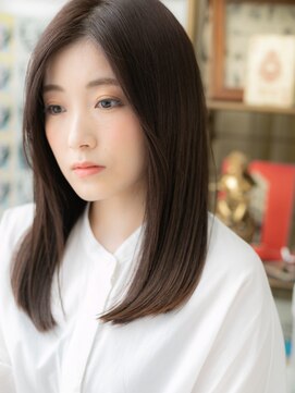 カバーヘア ブリス 志木南口駅前店(COVER HAIR bliss) ■センターパートグレージュ艶感ストレート302-2志木30代40代