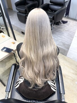 ソル オモテサンドウ 表参道 青山(SOL . OMOTESANDO) ブリーチ二回ホワイトベージュstylist聖斗