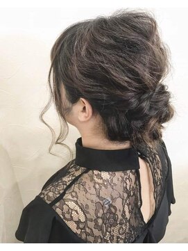 ヘアーデザイン ルシア(Hair Design Lucia) ミディアム編み崩しアレンジ