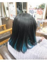 サロンド クラフト(salon de craft)&nbsp;【ダークカラーボブ】インナーカラーターコイズブルー