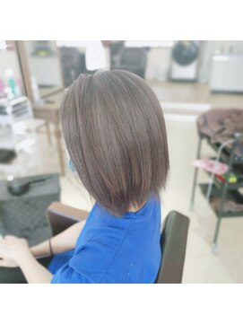 リー(Ly.) カラー