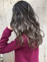 メリー(merry craftsman's factory) 外国人風バレイヤージュ、ハイライトカラーアッシュグレージュ