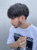 波巻きスパイラルパーマ刈り上げツーブロック