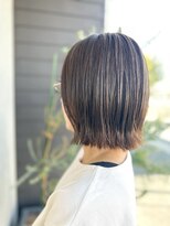 チェシャ(chesha)&nbsp;グレージュ　切りっぱなしボブ