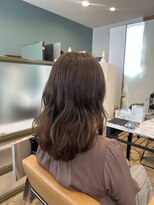 プラス ファースト ヘア(Plus 1st)&nbsp;レイヤースタイル　くびれ巻き