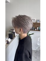 ホワイト(WHITE)&nbsp;ブリーチカラー/フェザーショート/フェザーパーマ/メンズパーマ