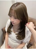 オリーブベージュ×顔まわりレイヤー