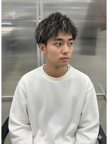 ウィールールピヴォクロス(WE RULE pivot cross)&nbsp;メンズ/ツイストスパイラルパーマ/ハイライト/刈り上げ/束感