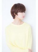 ジェンダレスツヤ感ベージュ×小顔耳掛けショート