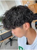 波巻きパーマセンターパートツイストパーマメンズマッシュパーマ