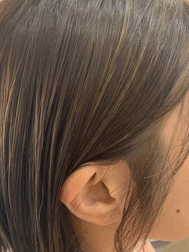 アンヒュッテ(ANHUTTE) 白髪ぼかしハイライト/ミルクチョコレート