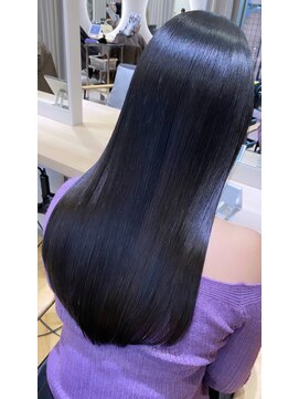 ジーナ 福岡天神(Zina) Premium髪質改善トリートメント × Deep Silver