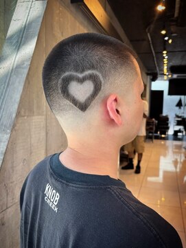 ビンゴ(BINGO) 2145黒髪バリカンアートニュアンスデザインスキンフェードボウズ