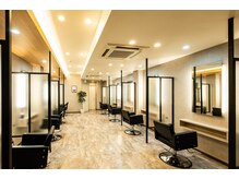 アーサス バイ ヘッドライト 三島店(ursus by HEADLIGHT)の雰囲気（【全室半個室】プライベート感を味わえるサロン♪[三島]）