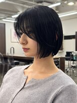 アビー(ABBEY)&nbsp;流れる長め前髪がポイントのミニボブスタイル◎