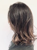 シャラ美容室&nbsp;前下がりレイヤー