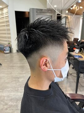 ナンバー エミライ 溝の口(N° emirai) 爽やかツーブロック刈り上げ束感アップバング