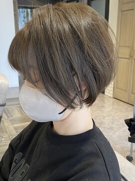 イル(ile) 大人気ショート/白髪活かし/アッシュグレー/30~60代お勧め