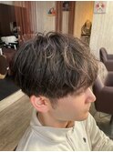 爽やかさが加速するナチュラルパーマ×メンズカラー マッシュ
