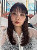 顔周りレイヤーカットくびれヘアミルクティーベージュカラー