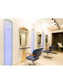 ダメージを最小限に抑えながら、自然な仕上がりを追求。