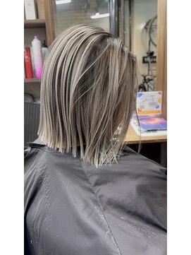 ラフ(LAFF) バレイヤージュ/シャドウルーツ/ハイライト/レイヤーカット