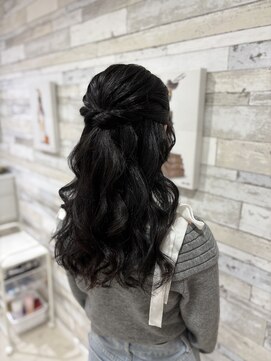 ブルームス アンジュ(Blooms Unge) ふわふわハーフアップ