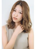 センターパートのこなれミディ