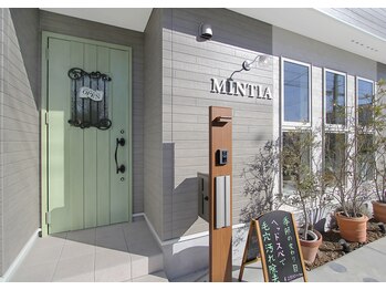 HAIR SALON MINTIA