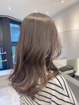 ジーナ 渋谷駅前(Zina) エアリーミディショートパーマ黒髪ホワイトアッシュ