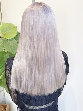 イル(ill) ケアブリーチでつくる　ホワイトブロンド　大須