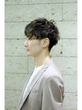 ウイバイファースト(u'i by first) 清潔感ショートパーマ