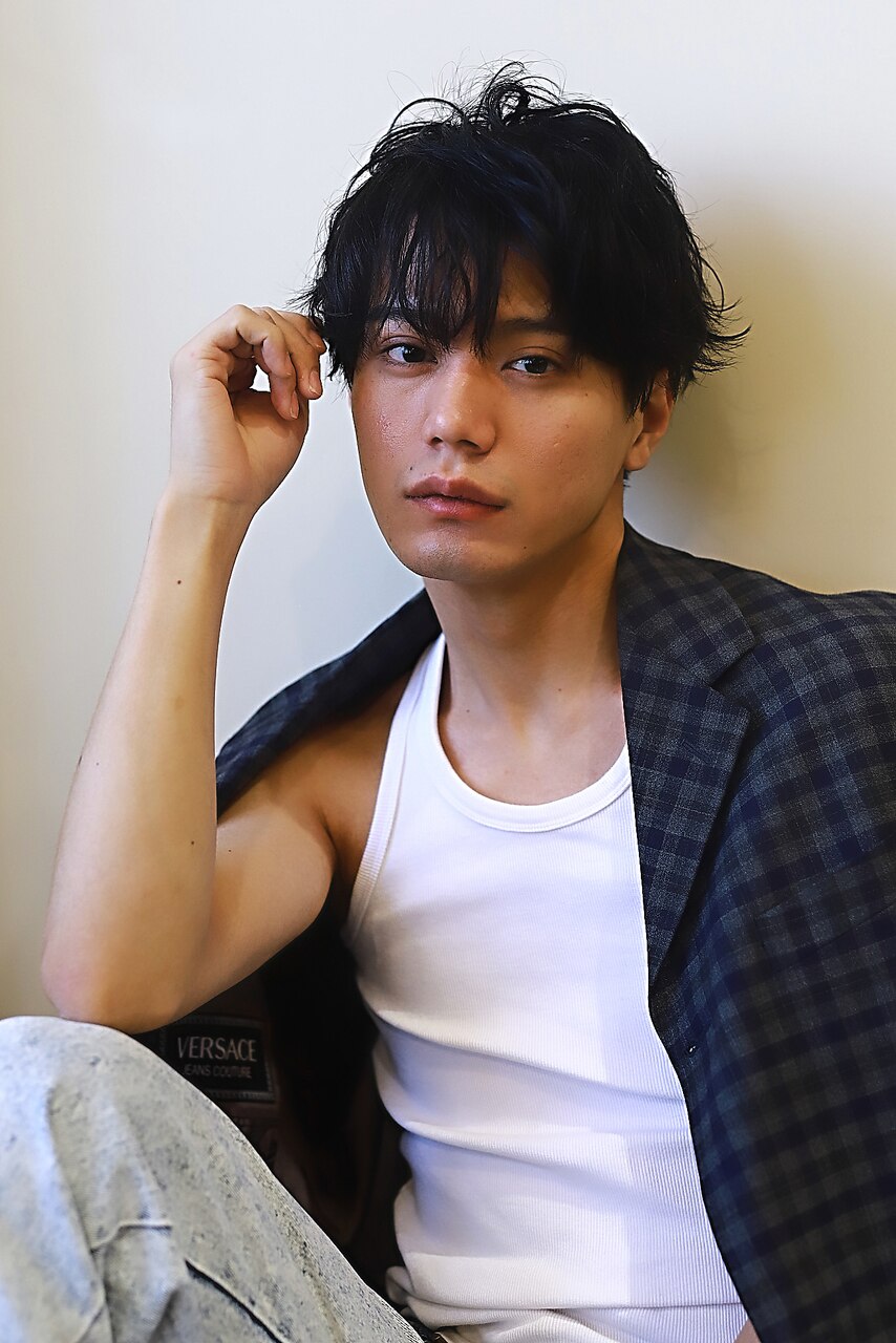 【メンズ限定　眉カット付】カット+眉カット+シャンプー  ￥3850