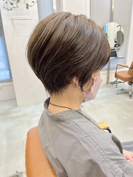 セム(sem) 脱白髪染めショートボブ×白髪ぼかしハイライト