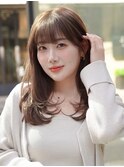 顔周りレイヤーカットくびれヘアミルクティーベージュカラー