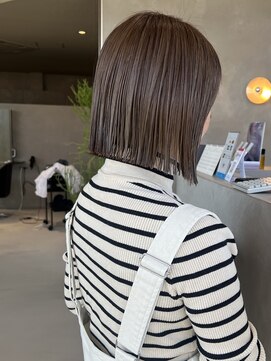 ニジュウサンド ナダーン(23° NADAUN) 切りっぱなしボブ