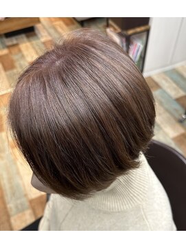 ヘアサロントワ(10wa) ハイライトカラー+ショートボブ+縮毛矯正
